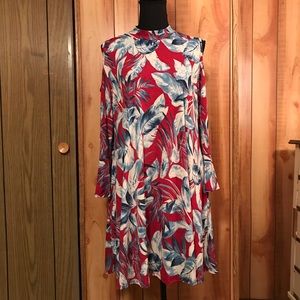 SASS Cold Shoulder Tunic Size Small, Oversized